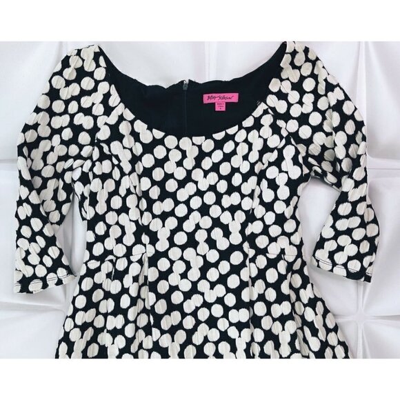 Betsey Johnson Sz 6 Black Ivory Knit Polka Dot Fit and Flare Dress Pinup Retro s - Picture 3 of 7